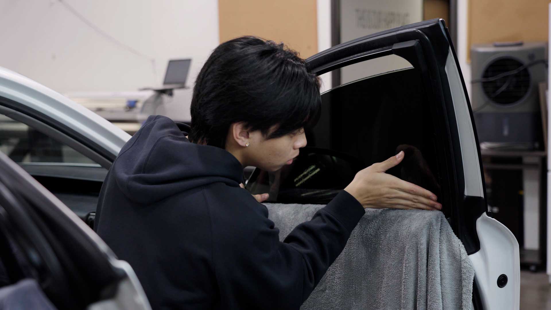 Professional Car Glass Tint in Milwaukee
