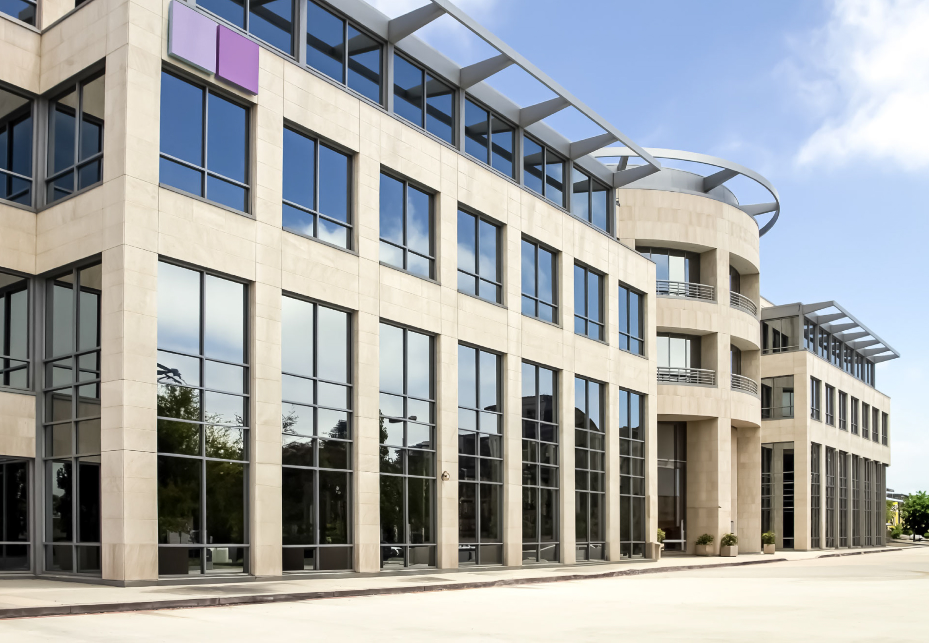 Skilled Commercial Window Tinting Ozark Missouri Expert in Action
